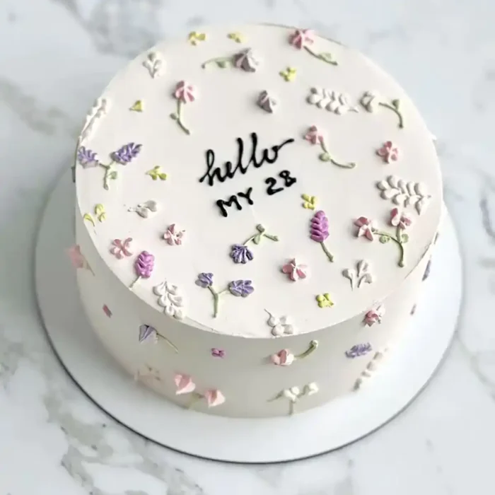 کیک با طرح گل های ریز