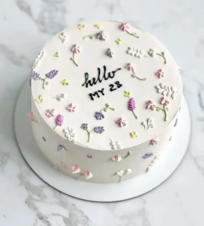 کیک با طرح گل های ریز